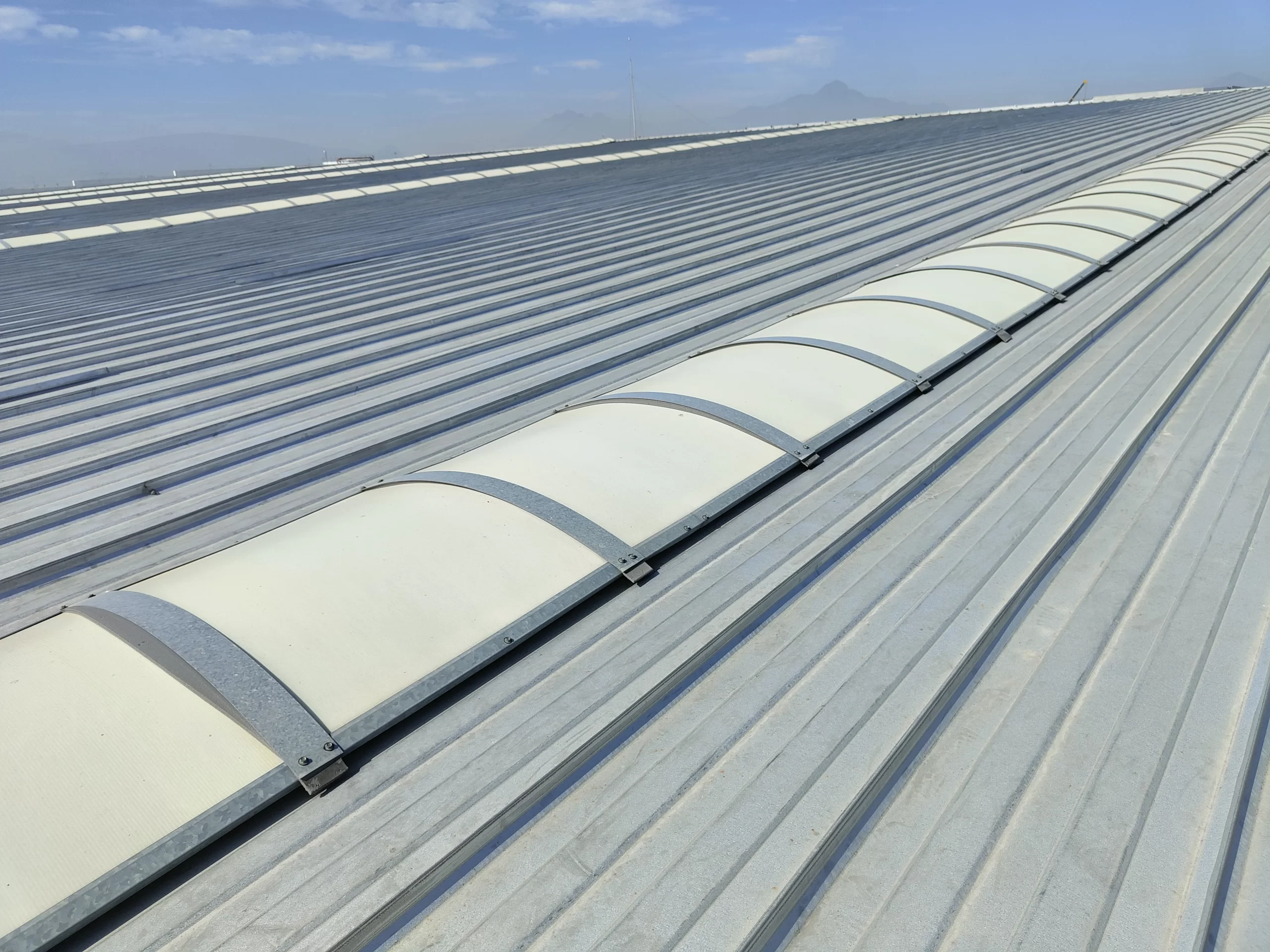 Lámina KR18 galvanizada para techos industriales